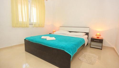 Two-Bedroom Apartment with Terrace and Sea View