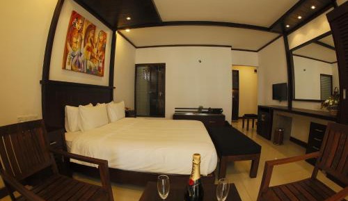 Deluxe Double Room with Balcony and Sea View