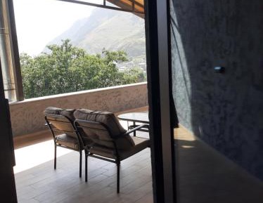 Standard Twin Room with Mountain View