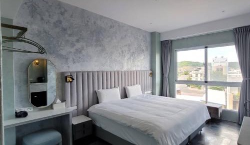 Deluxe King Room