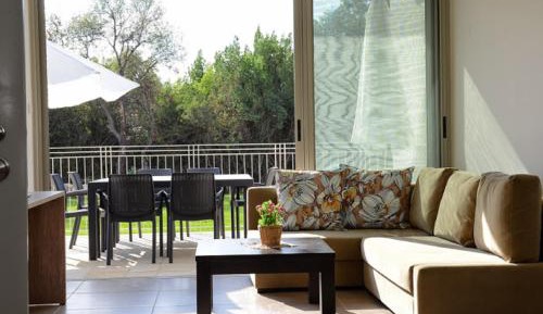 Suite with Garden Access