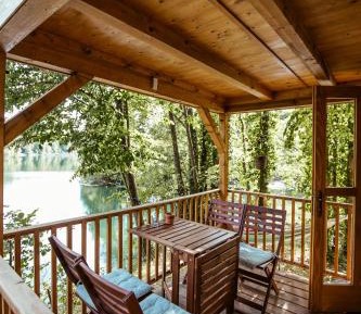 Bungalow - Water Front 