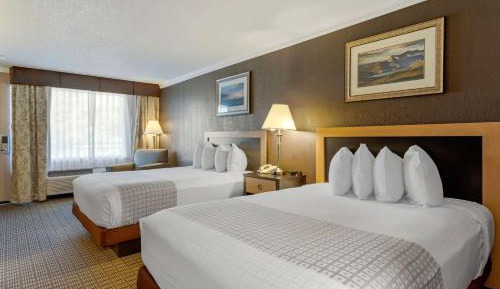 Queen Room with Two Queen Beds - Non-Smoking