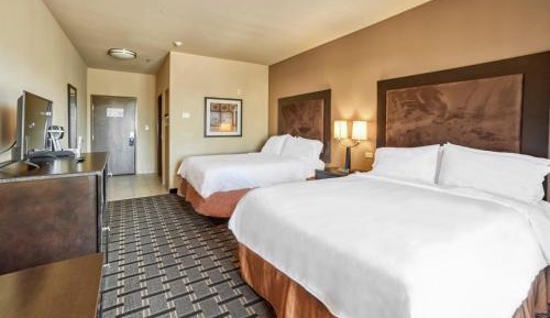 Queen Suite with Sofa Bed - Non-Smoking