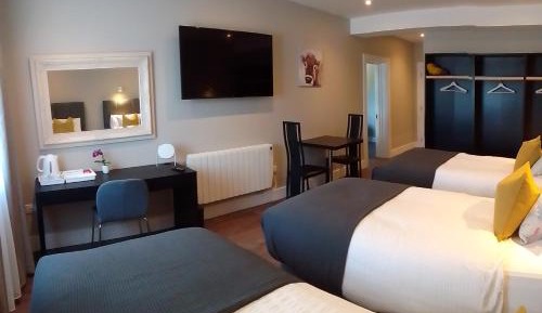 Deluxe Family Suite