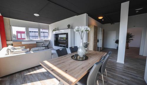 Two-Bedroom Apartment with Private Bathroom and Kitchen