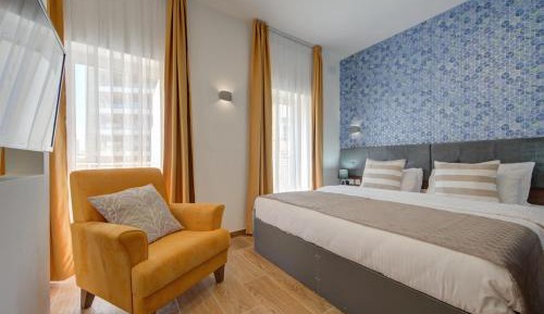 Studio Apartment with Balcony