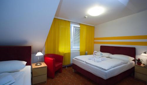 Triple Room with Private Bathroom