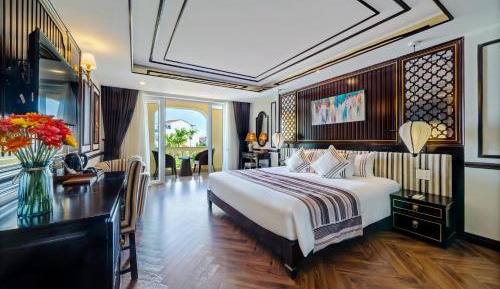 Deluxe Double or Twin Room with Balcony