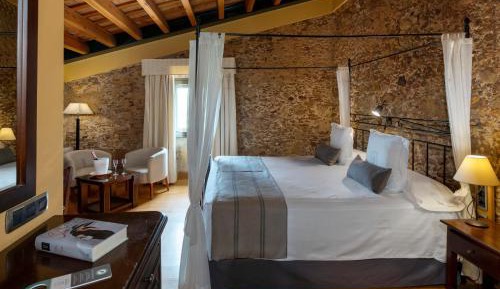 Suite Room (2 Adults)