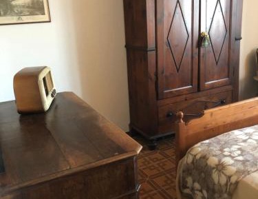 Standard Double Room with Shared Bathroom