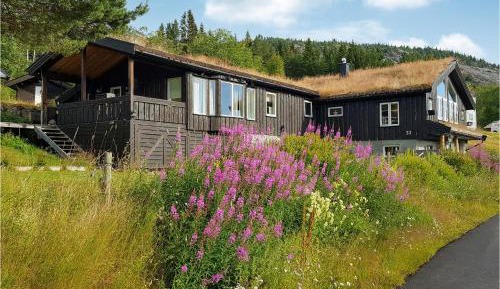 Six-Bedroom Holiday Home