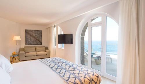 Mar Blau Villa with 2 Private Terraces and Pool