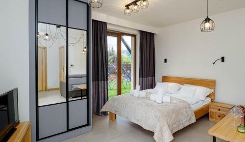 Deluxe Apartment No. 3 with Terrace and Jacuzzi