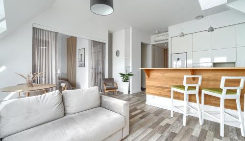One-Bedroom Apartment with Balcony