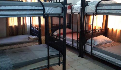 Single Bed in Mixed Dormitory Room