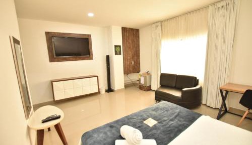 Deluxe Suite
