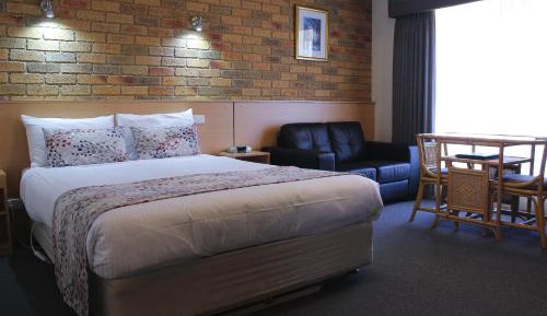 Queen Room with Spa Bath