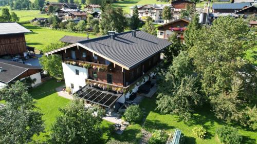 Apartment with Mountain View