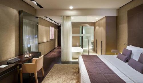 Executive Room with One King Bed - High Floor