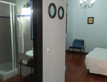 Studio (2 Adults)
