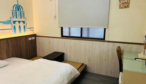 Deluxe Queen Room