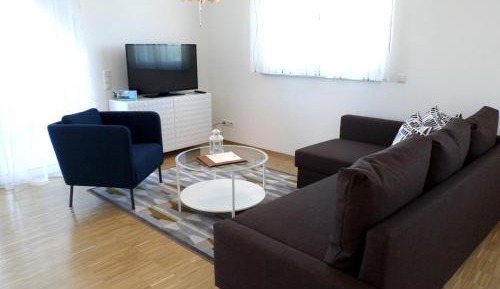 One-Bedroom Deluxe Apartment F7