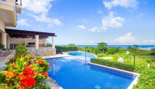 Four-Bedroom Holiday Home