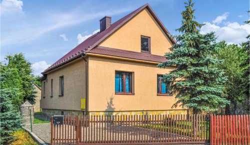 One-Bedroom Holiday Home
