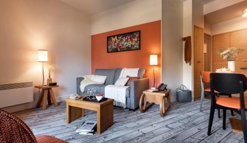 One-Bedroom Apartment with Balcony - Mountain View (4 people)