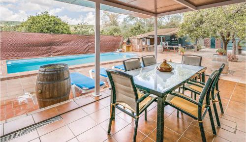 Three-Bedroom Holiday Home 