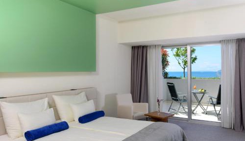 Triple Room with Terrace Sea View