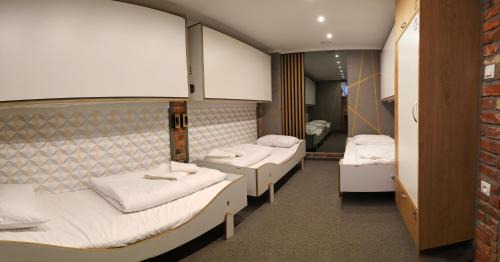Family Room (5 Adults)