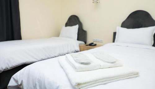 Twin Room with Private Bathroom