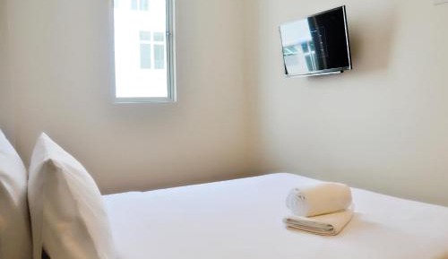 Queen Room with Shared Bathroom