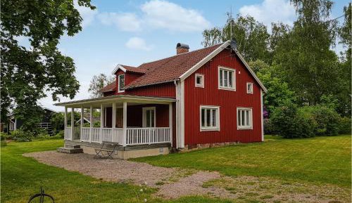 Three-Bedroom Holiday Home 