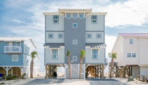 Seven-Bedroom House