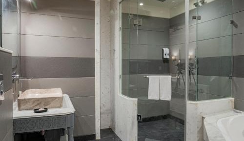 Suite with City View