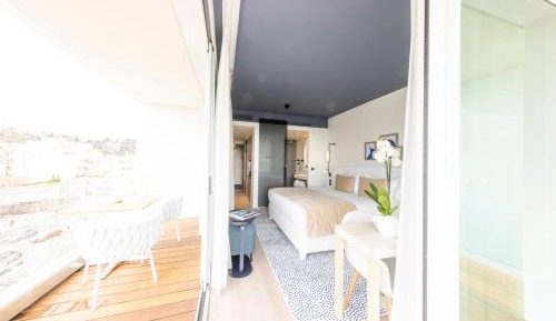 Junior King Suite with Rooftop