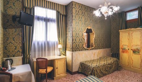 Classic Triple Room