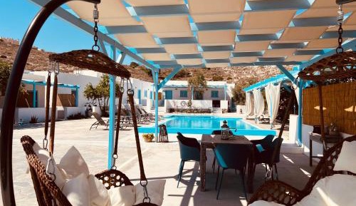 Apartment with Pool View 