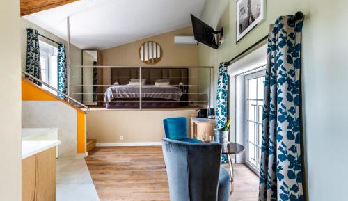 Deluxe Suite
