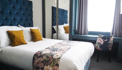 Deluxe Family Suite