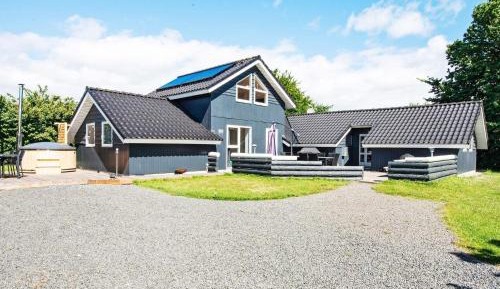 Four-Bedroom Holiday Home