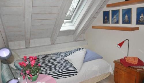 Single Room with Shared Bathroom