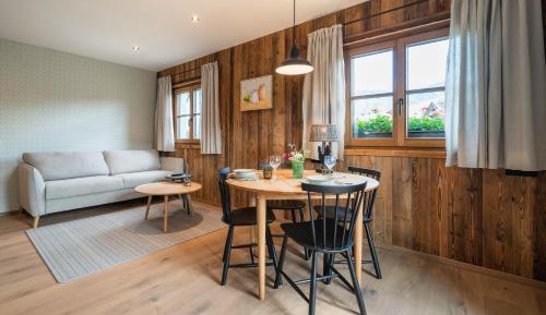 Apartment with Lake View