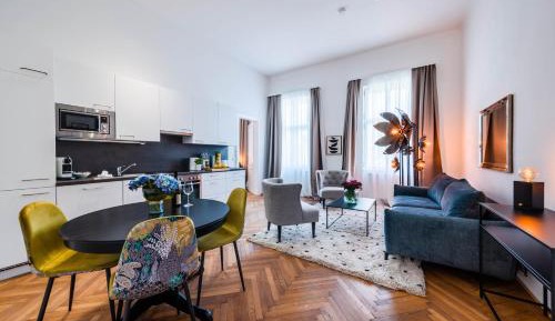 Deluxe Apartment