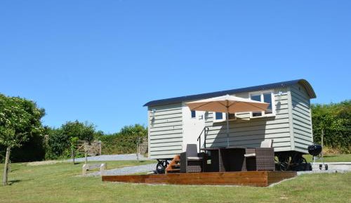 Deluxe Double Room with Shower