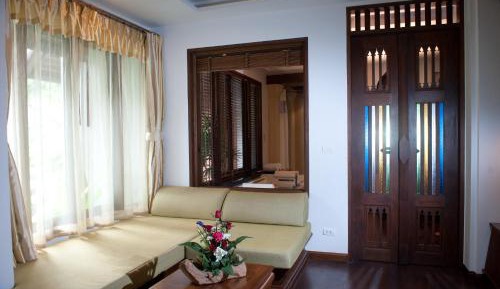 Pool Suite with Garden View