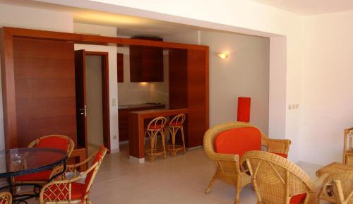 One-Bedroom Apartment with Side Sea View